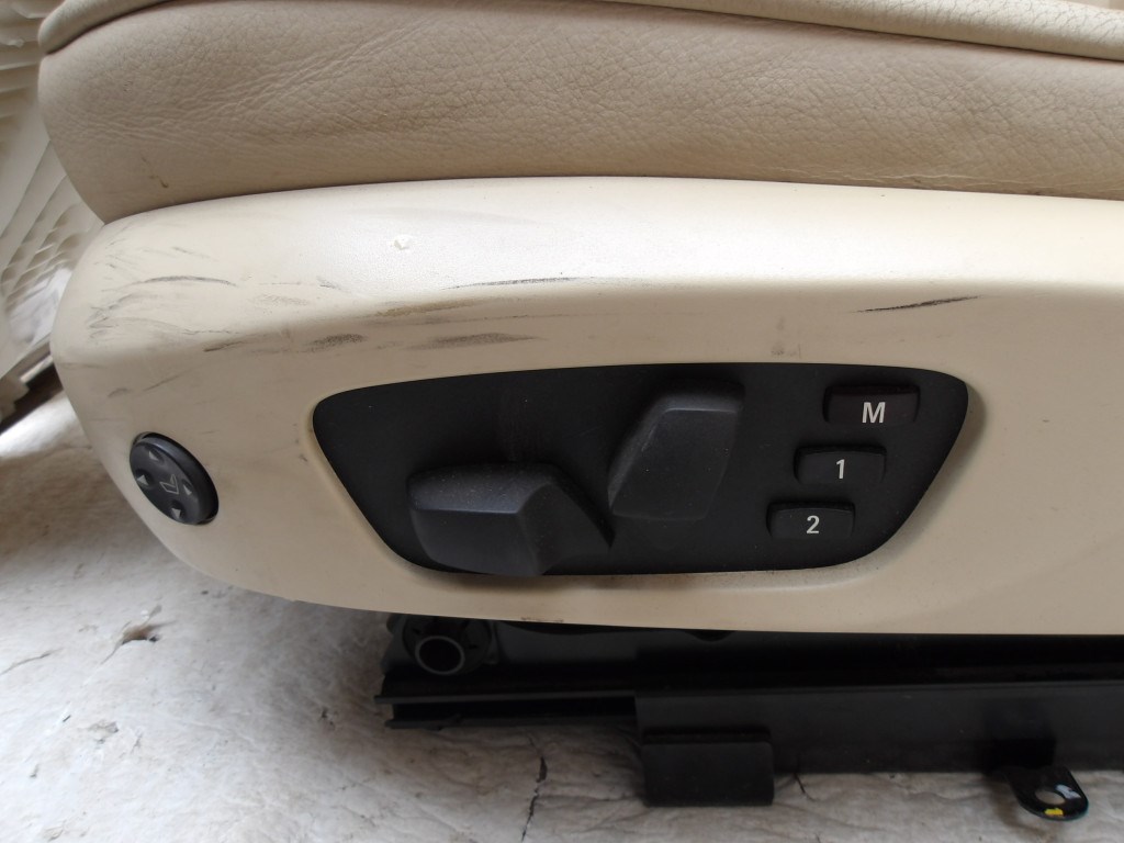 ÁR/SZETT [GYÁRI BONTOTT] BMW - BELSŐ , ÜLÉS SZETT, AJTÓKÁRPITOKKAL - BÉZS BŐR - 3-AS / E93 - ÁLLAPOT A LEÍRÁSBAN! 4. kép